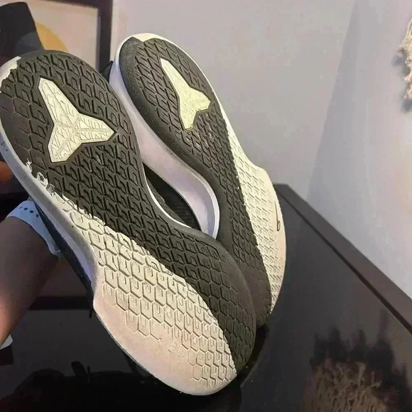 Size 13 - Nike Mamba Focus Black 2019 Mens Pre owned - Picture 5 of 8